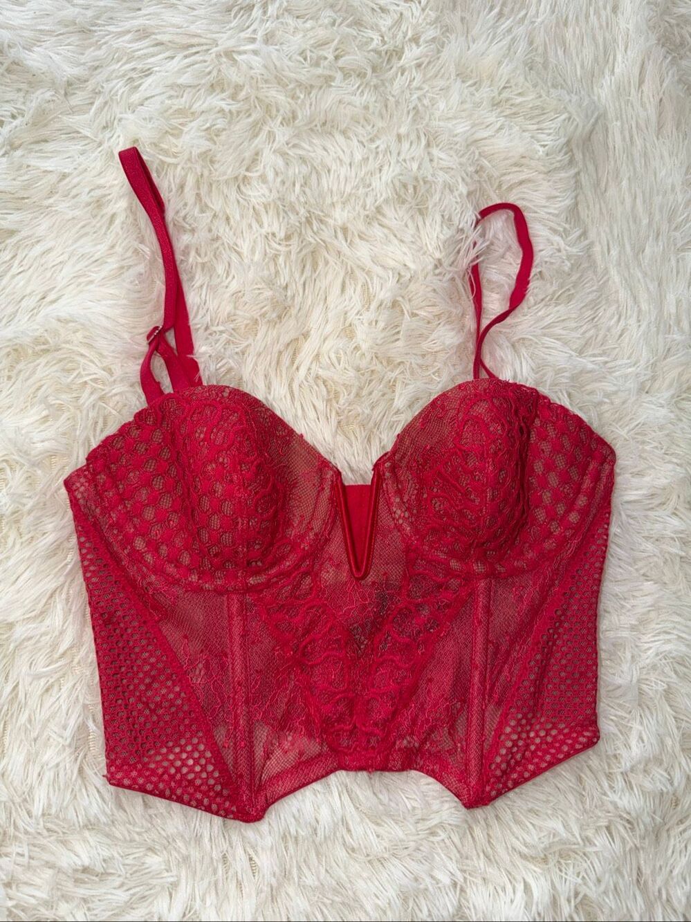 Victoria’s Secret red bra 32B